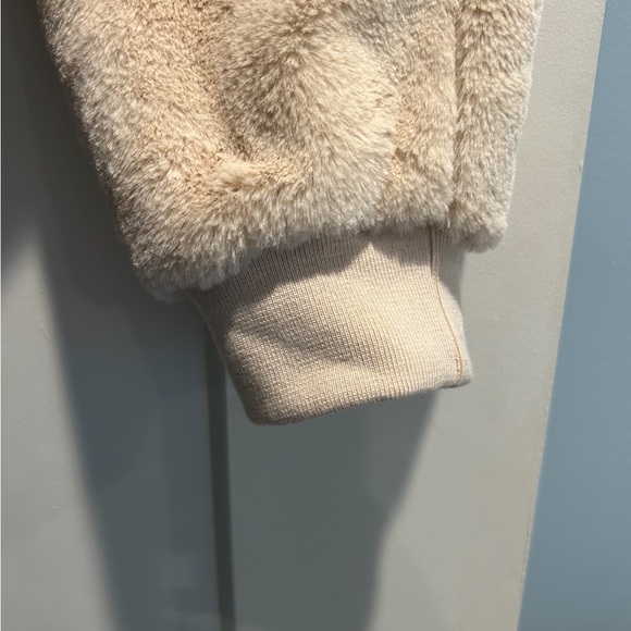 Justfab brand new with tags fuzzy jacket - Picture 4 of 9